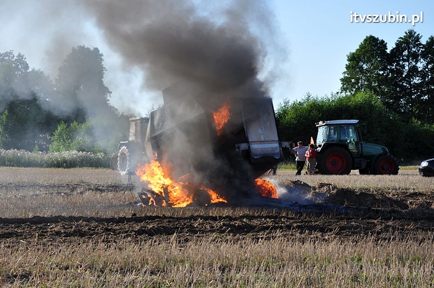 Kolejny pożar maszyny rolniczej na terenie powiatu nakielskiego