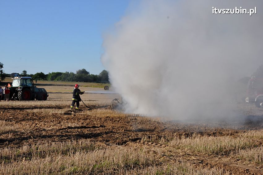 Kolejny pożar maszyny rolniczej na terenie powiatu nakielskiego