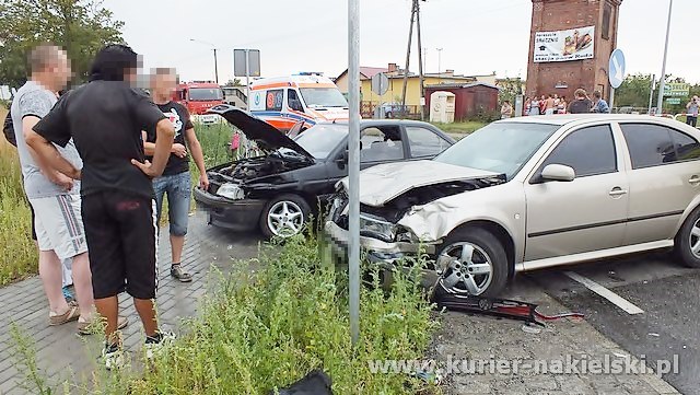 Kolizja trzech samochodów w Śmielinie