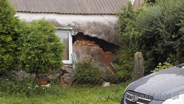 Zawaliła się ściana budynku jednorodzinnego w Dębionku