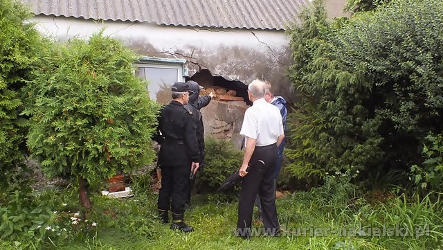 Zawaliła się ściana budynku jednorodzinnego w Dębionku