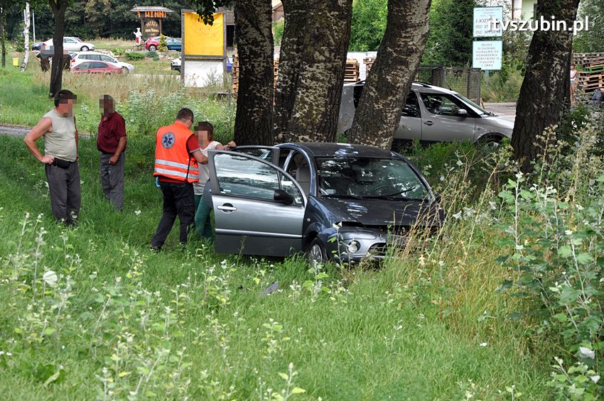 Dwie osoby w szpitalu po zderzeniu samochodów w Kołaczkowie