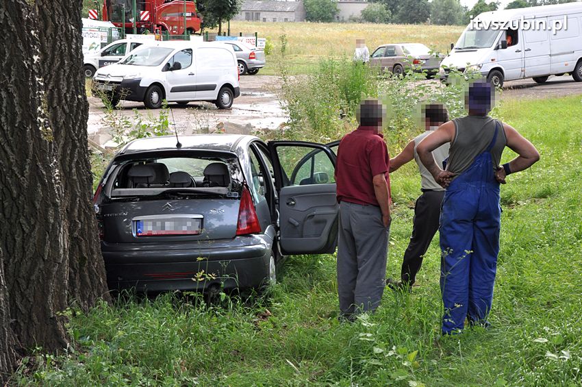 Dwie osoby w szpitalu po zderzeniu samochodów w Kołaczkowie
