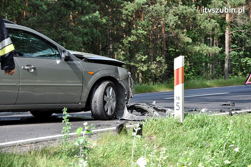 Dwie osoby w szpitalu po zderzeniu samochodów w Kołaczkowie