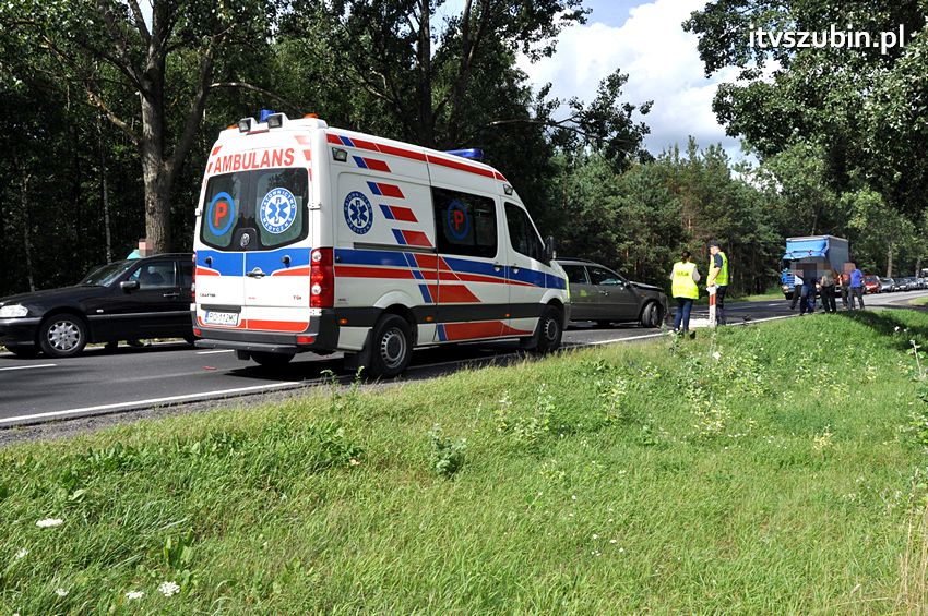 Dwie osoby w szpitalu po zderzeniu samochodów w Kołaczkowie