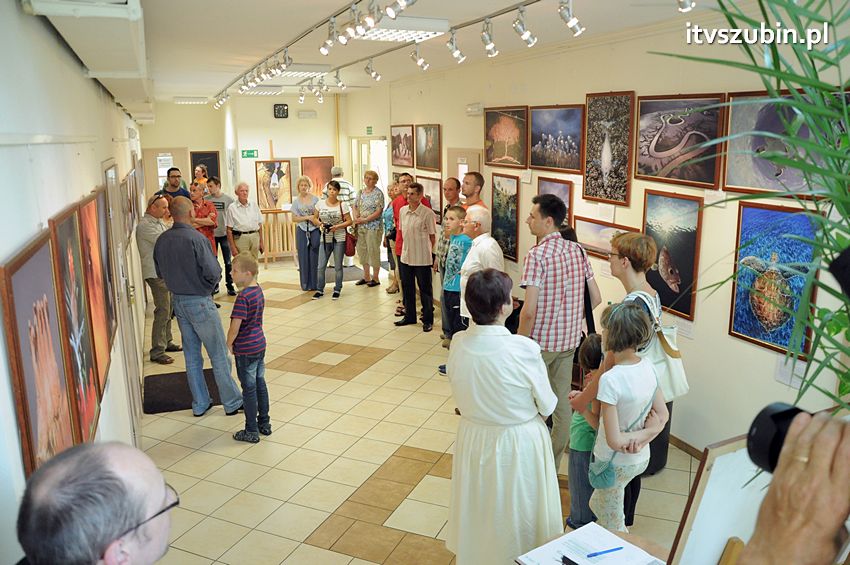 Dzika przyroda Świata w  bibliotece !