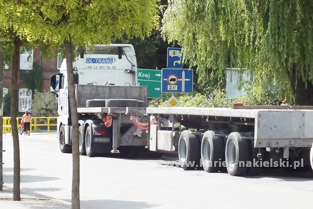 Słup zablokował ul. P. Skargi w Nakle nad Notecią