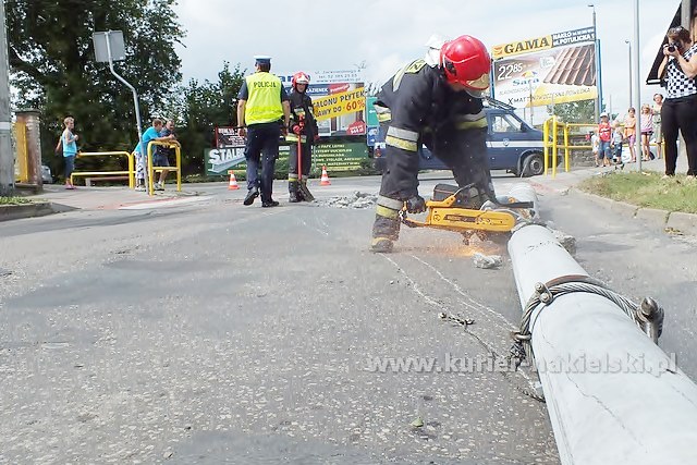 Słup zablokował ul. P. Skargi w Nakle nad Notecią