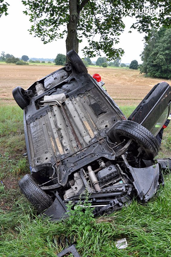 Kolejne dachowanie na Wirażu 77 w Dąbrówce Słupskiej