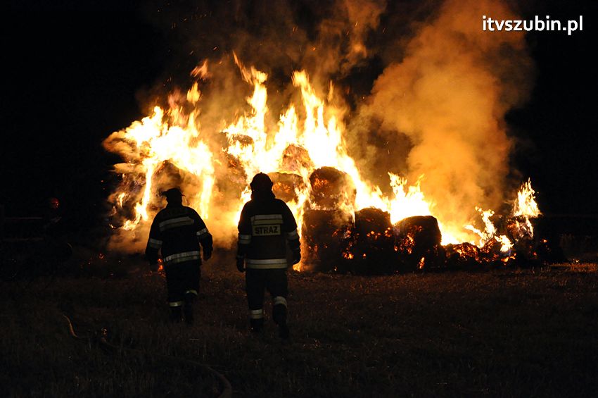 Pożar balotów w Kowalewie