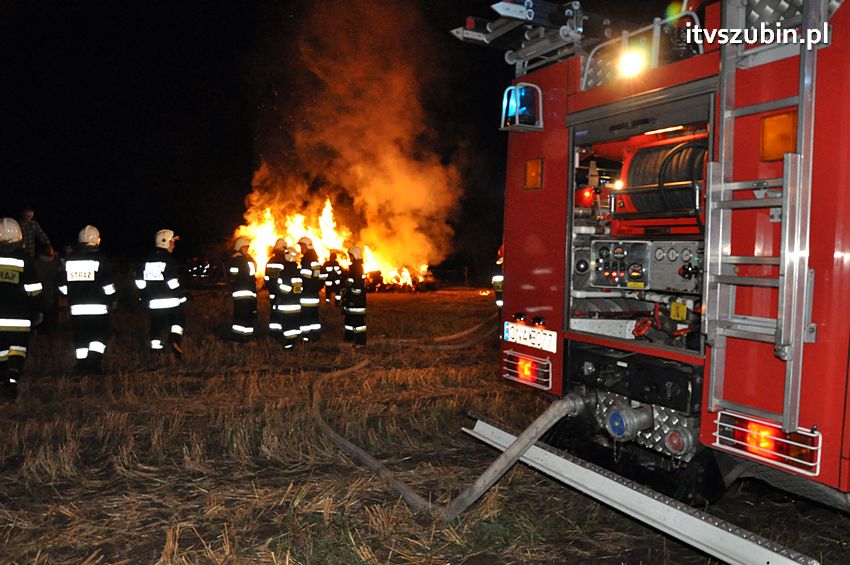 Pożar balotów w Kowalewie