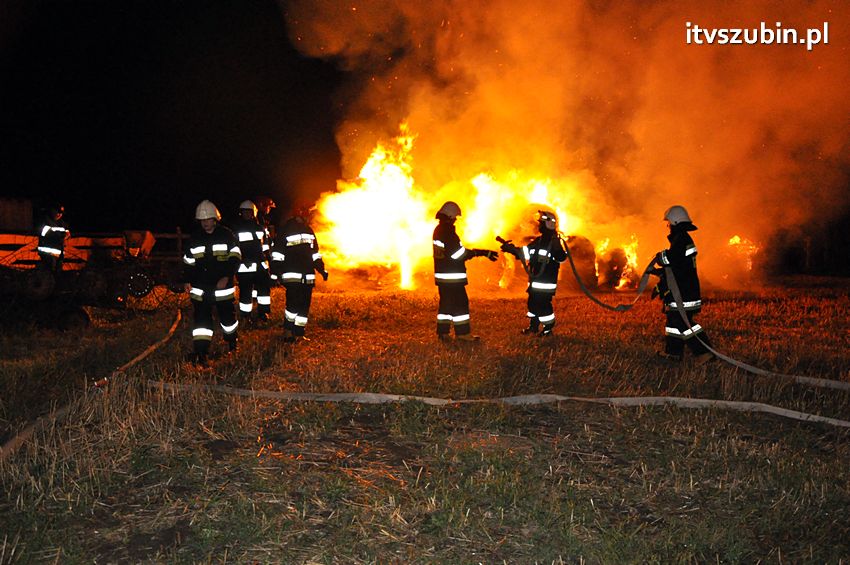 Pożar balotów w Kowalewie