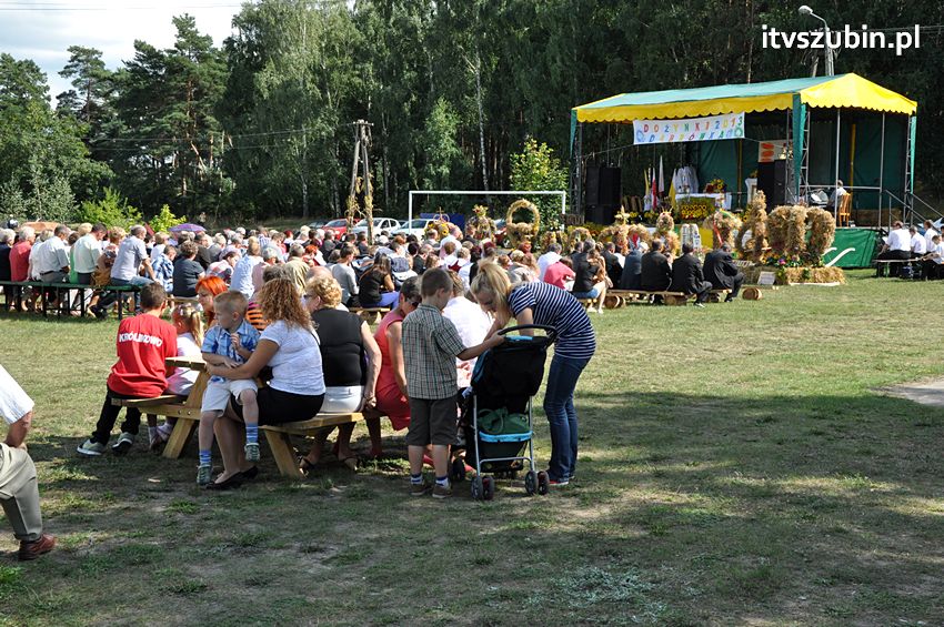 Dożynki gminne w Dąbrówce Słupskiej