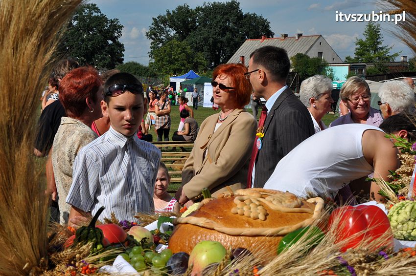 Dożynki gminne w Dąbrówce Słupskiej