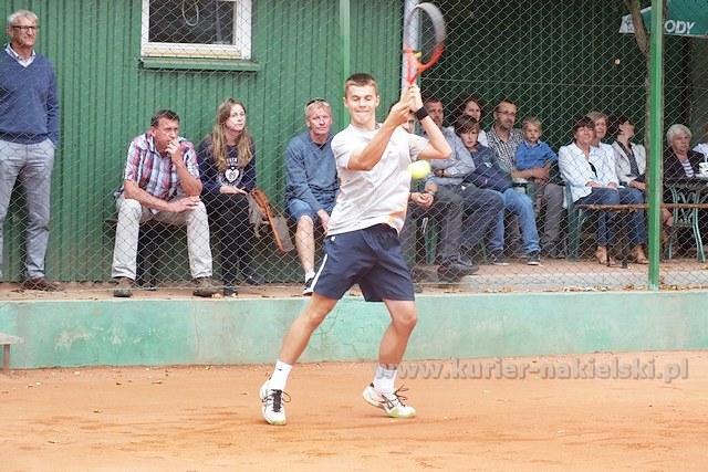 Przemek Zieliński drugi podczas IX Turnieju Tenisowy o Puchar Burmistrza Nakła nad Notecią