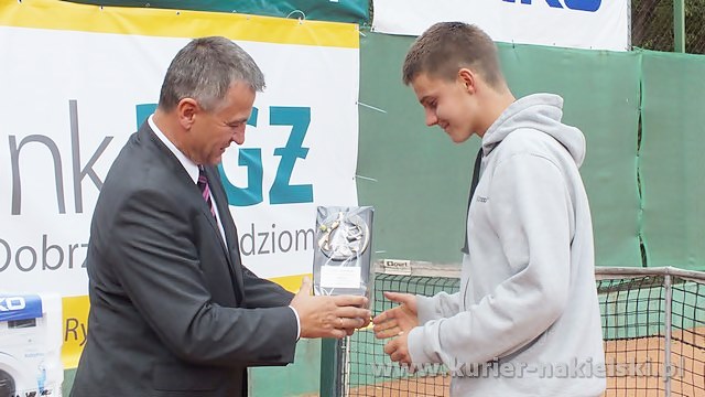 Przemek Zieliński drugi podczas IX Turnieju Tenisowy o Puchar Burmistrza Nakła nad Notecią
