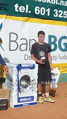 Przemek Zieliński drugi podczas IX Turnieju Tenisowy o Puchar Burmistrza Nakła nad Notecią