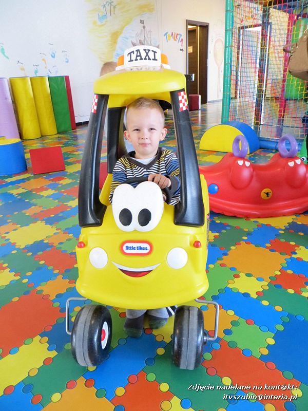 Wypadek z udziałem motocyklisty koło Zazdrości