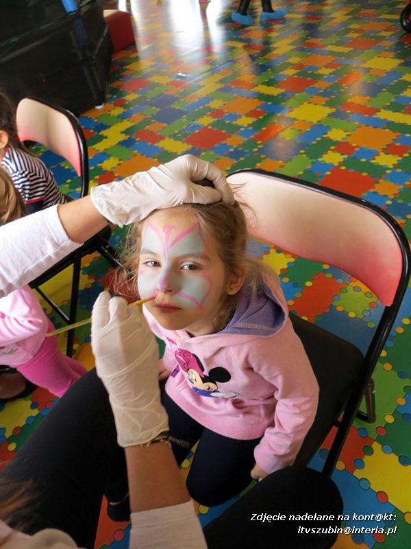 Wypadek z udziałem motocyklisty koło Zazdrości