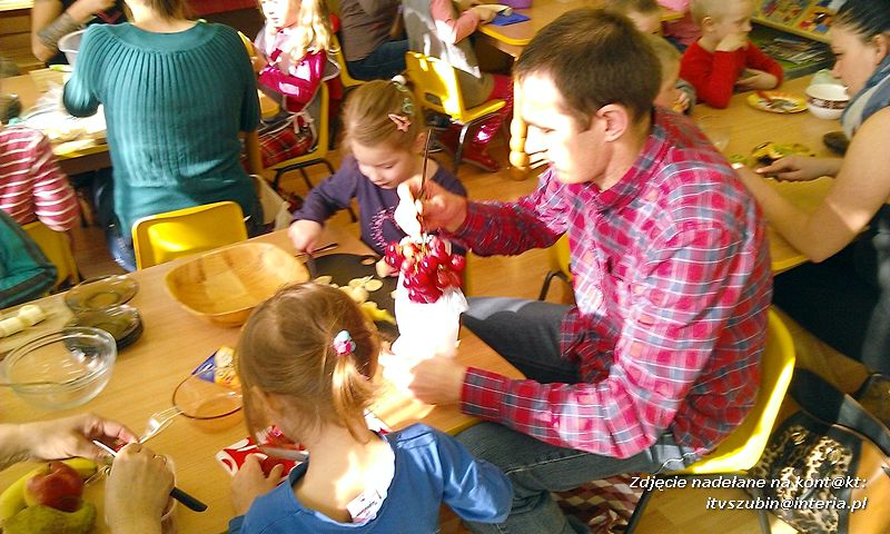 Żabki wiedzą co ma dużo witamin i jest zdrowe