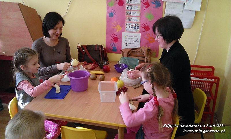 Żabki wiedzą co ma dużo witamin i jest zdrowe