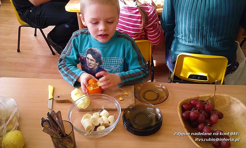 Żabki wiedzą co ma dużo witamin i jest zdrowe