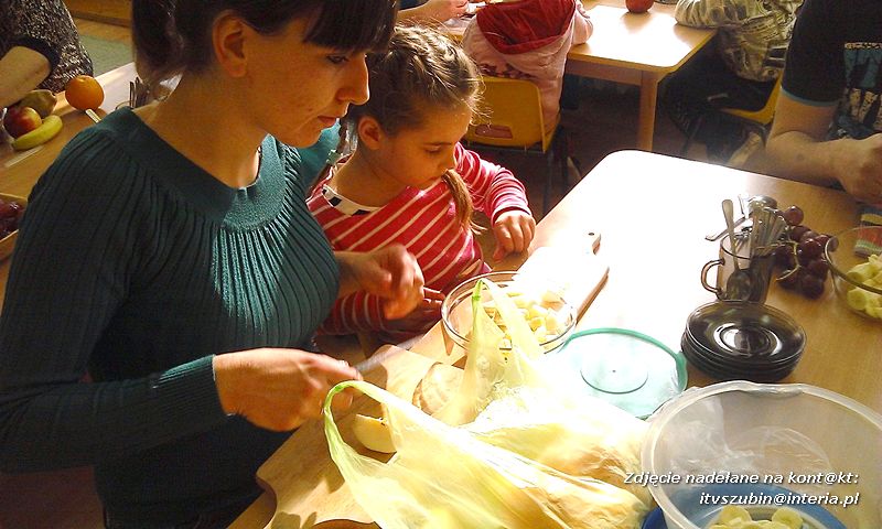 Żabki wiedzą co ma dużo witamin i jest zdrowe