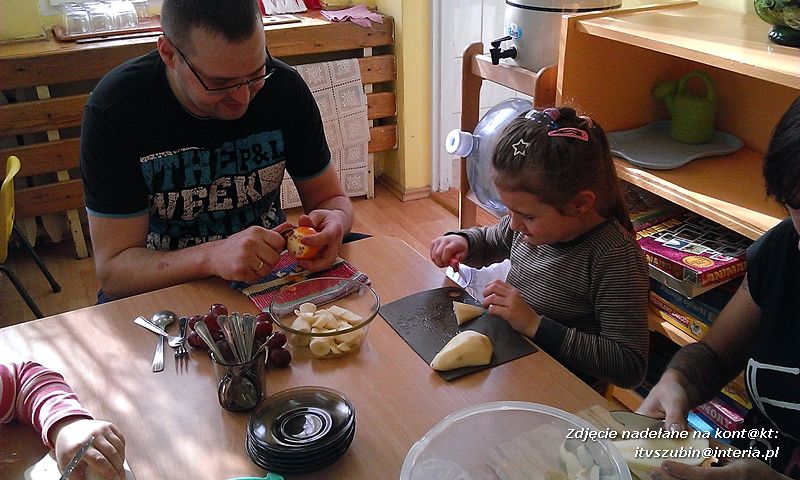 Żabki wiedzą co ma dużo witamin i jest zdrowe