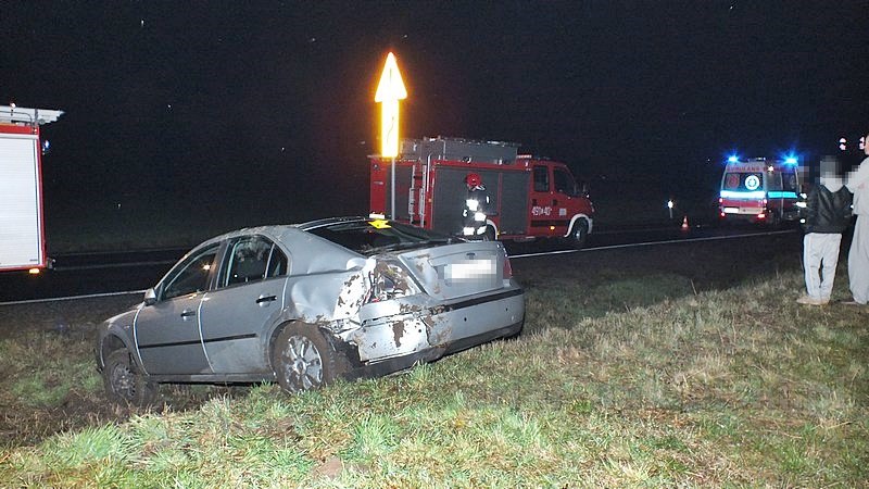 Dachowanie samochodu w Lubaszczu