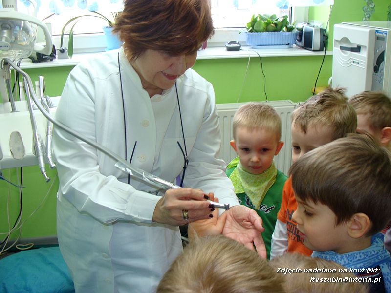 Żabki z wizytą u stomatologa