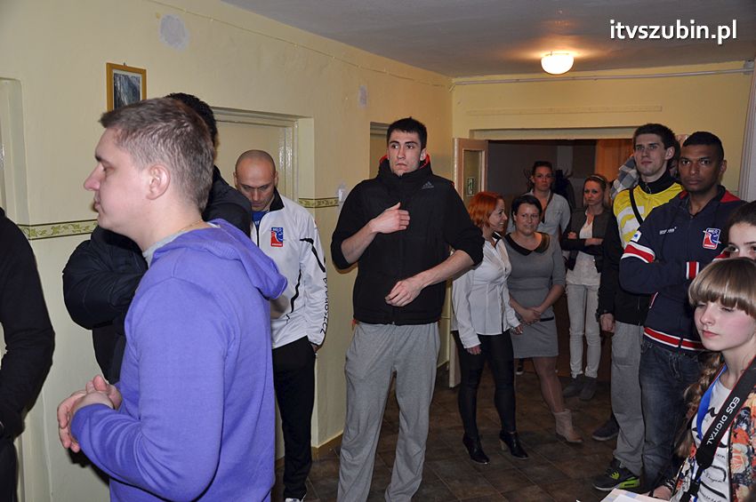 Zawodnicy Transferu Bydgoszcz z wizytą w Placówce Opiekuńczo-Wychowawczą w Szubinie
