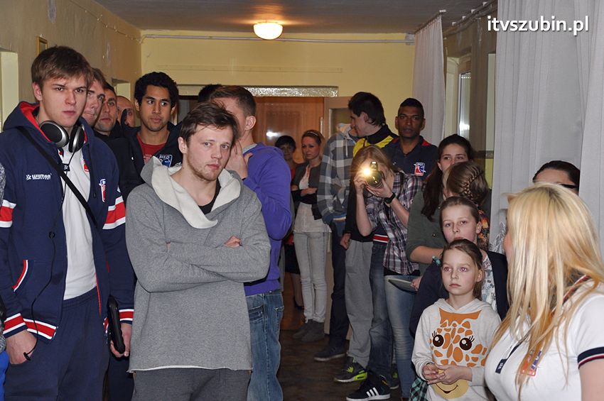 Zawodnicy Transferu Bydgoszcz z wizytą w Placówce Opiekuńczo-Wychowawczą w Szubinie