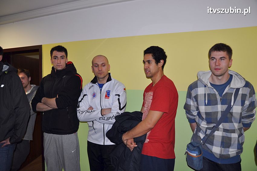 Zawodnicy Transferu Bydgoszcz z wizytą w Placówce Opiekuńczo-Wychowawczą w Szubinie