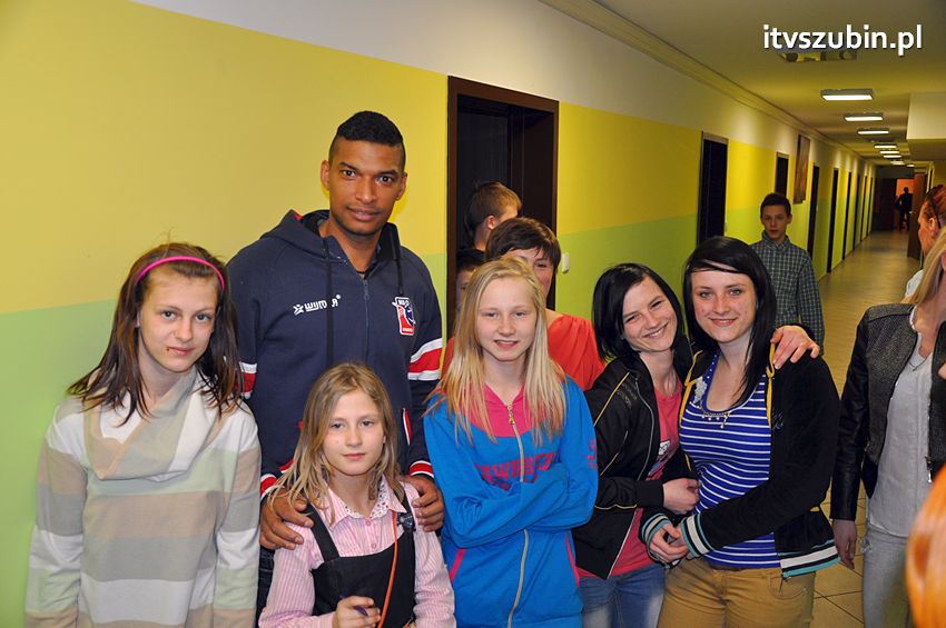 Zawodnicy Transferu Bydgoszcz z wizytą w Placówce Opiekuńczo-Wychowawczą w Szubinie