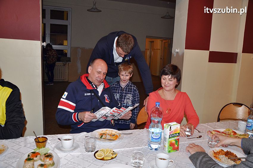 Zawodnicy Transferu Bydgoszcz z wizytą w Placówce Opiekuńczo-Wychowawczą w Szubinie