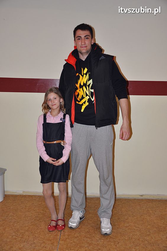 Zawodnicy Transferu Bydgoszcz z wizytą w Placówce Opiekuńczo-Wychowawczą w Szubinie