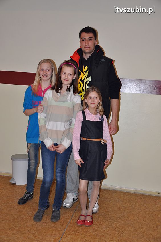 Zawodnicy Transferu Bydgoszcz z wizytą w Placówce Opiekuńczo-Wychowawczą w Szubinie