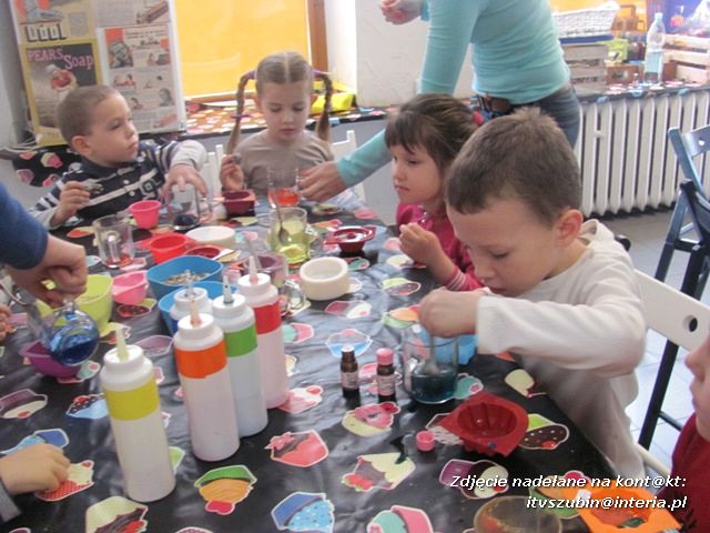 Przedszkolaki z Samorządowego Przedszkola nr 3 w Muzeum Mydła i Brudu