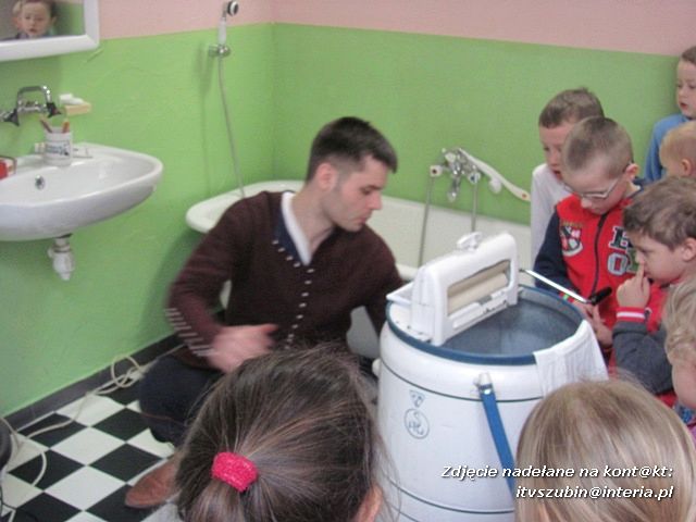 Przedszkolaki z Samorządowego Przedszkola nr 3 w Muzeum Mydła i Brudu