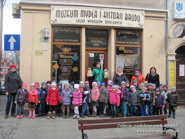 Przedszkolaki z Samorządowego Przedszkola nr 3 w Muzeum Mydła i Brudu