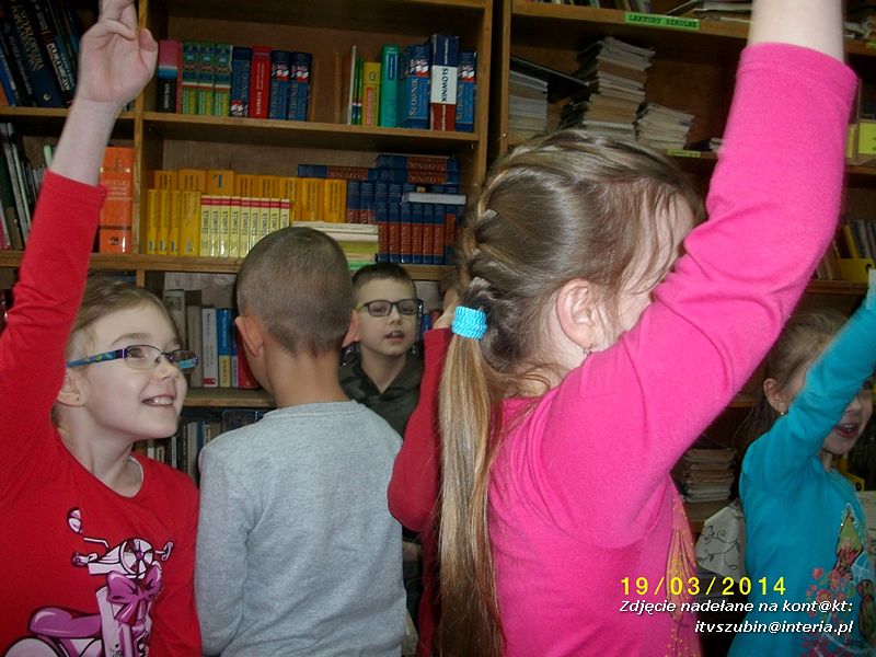 Dzień żółwia w szkolnej bibliotece w Kowalewie