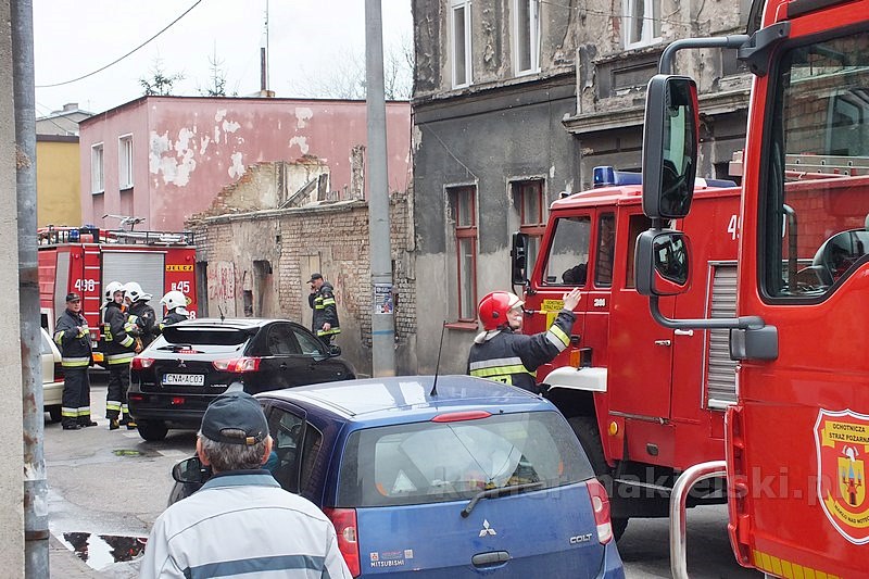 Zawalił się strop nad pomieszczeniem pustostanu