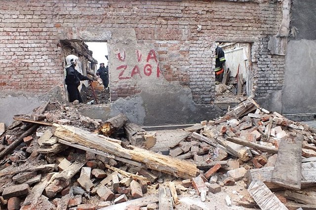 Zawalił się strop nad pomieszczeniem pustostanu