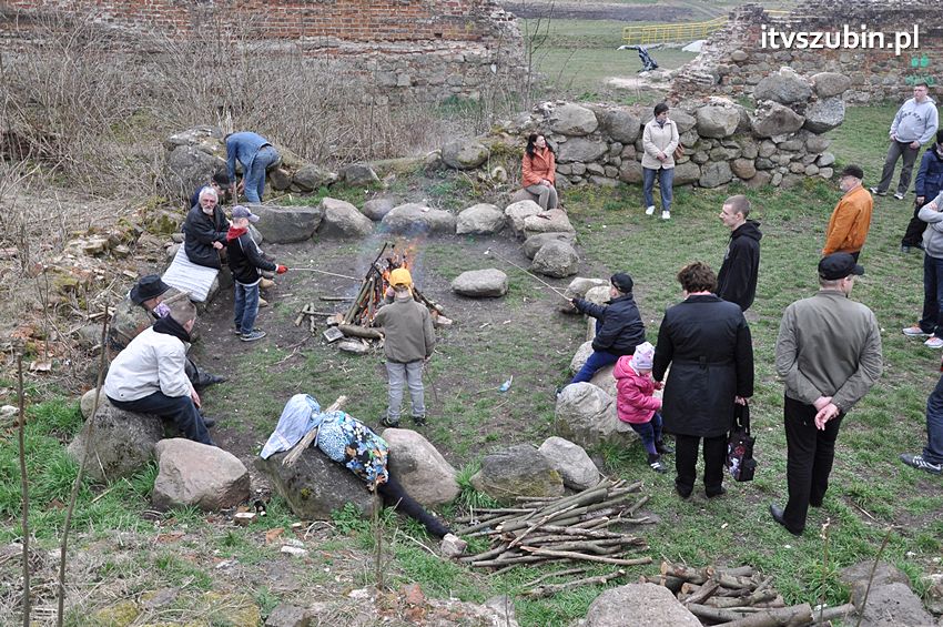 Korytarzyk - Muzeum - Ruiny - Artyści przywitali wiosnę