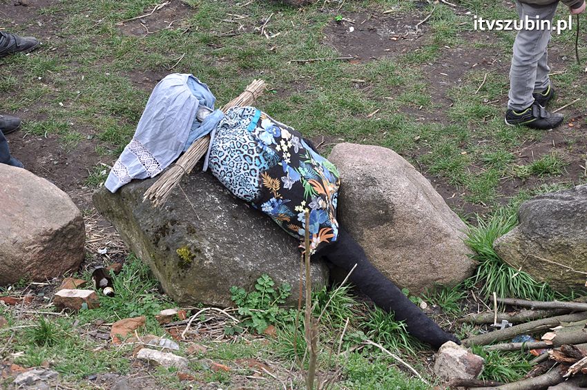 Korytarzyk - Muzeum - Ruiny - Artyści przywitali wiosnę