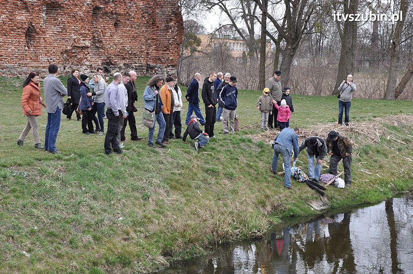 Korytarzyk - Muzeum - Ruiny - Artyści przywitali wiosnę