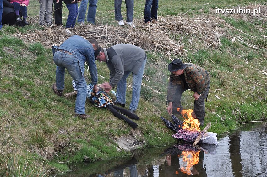 Korytarzyk - Muzeum - Ruiny - Artyści przywitali wiosnę
