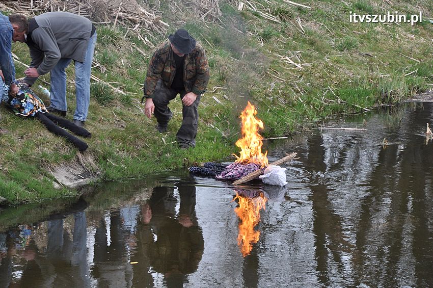 Korytarzyk - Muzeum - Ruiny - Artyści przywitali wiosnę