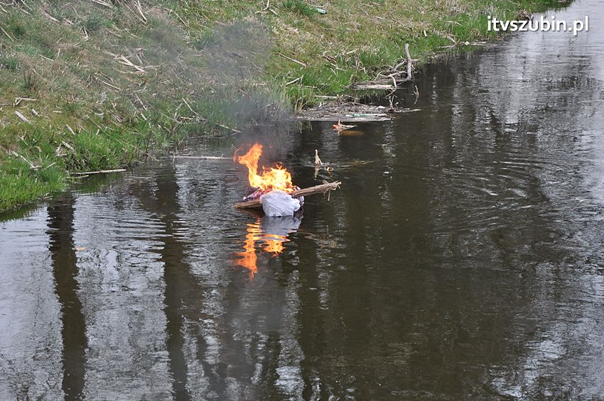 Korytarzyk - Muzeum - Ruiny - Artyści przywitali wiosnę