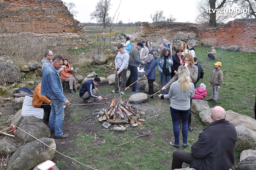 Korytarzyk - Muzeum - Ruiny - Artyści przywitali wiosnę